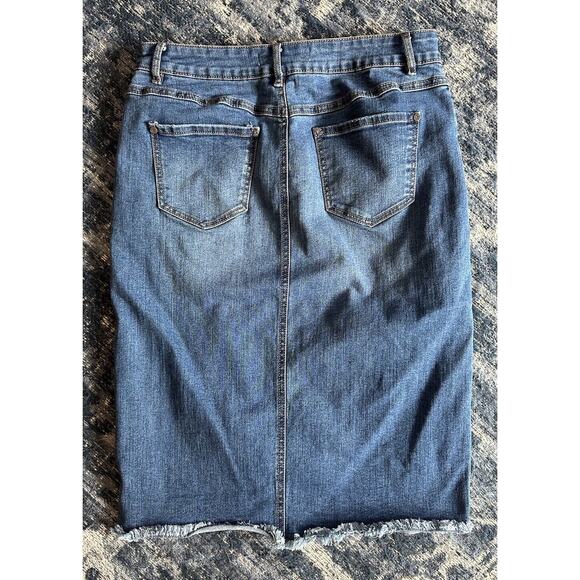 Cato C Est. 1946 Long Skirt Womens Size 10 Blue Denim Raw Hem Front Slit Stretch - Picture 2 of 6